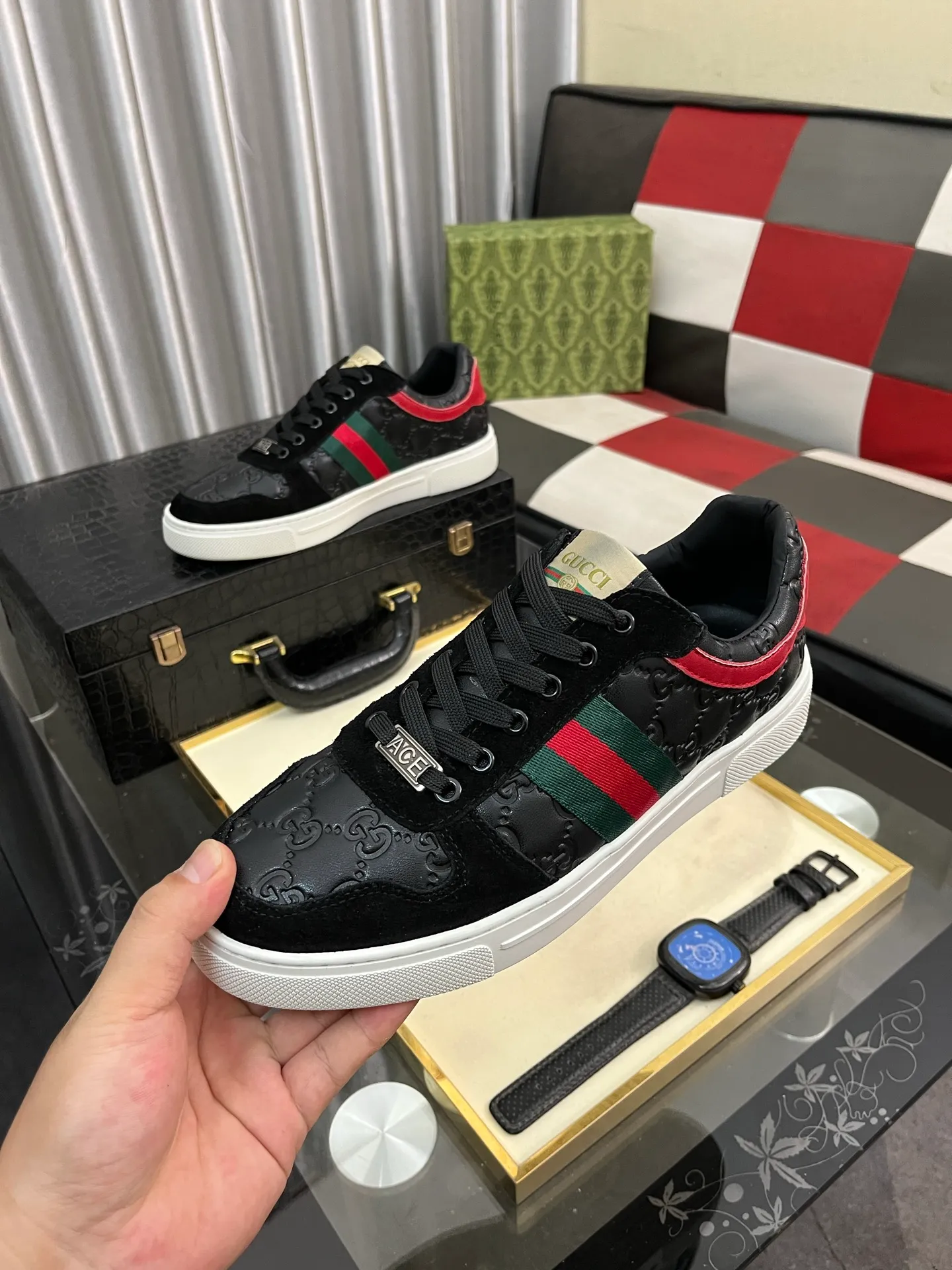 Men's Men's Shoes💰440⌚️⌚️【GUCCI】Gucci men's latest white shoe series casual shoes! The official website is built 1:1. Upper: Made of imported cowhide, with electric embroidery ➕Inner lining: Made of high-quality first-layer pigskin, soft and comfortable. Picky material selection and exquisite workmanship give you the best enjoyment. Size: 38-44 yards, 3️⃣ colors available.